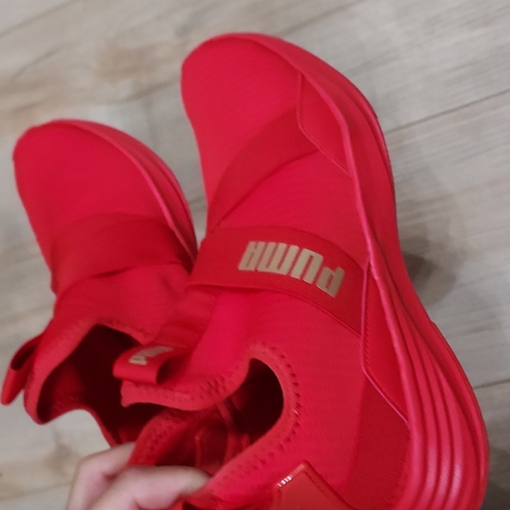 Worn only 1 hr! Puma